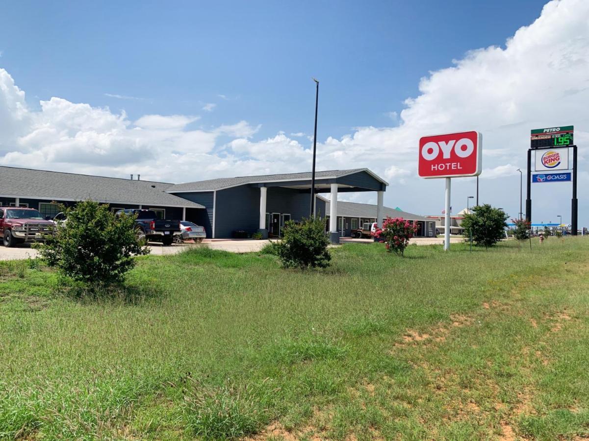 Oyo Hotel Pearsall I-35 West Dış mekan fotoğraf