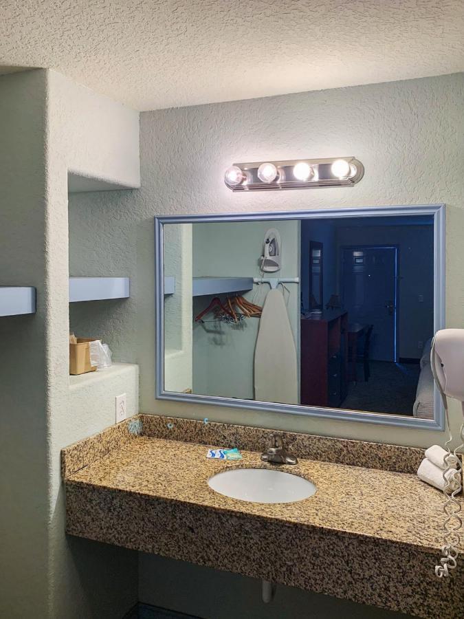 Oyo Hotel Pearsall I-35 West Dış mekan fotoğraf
