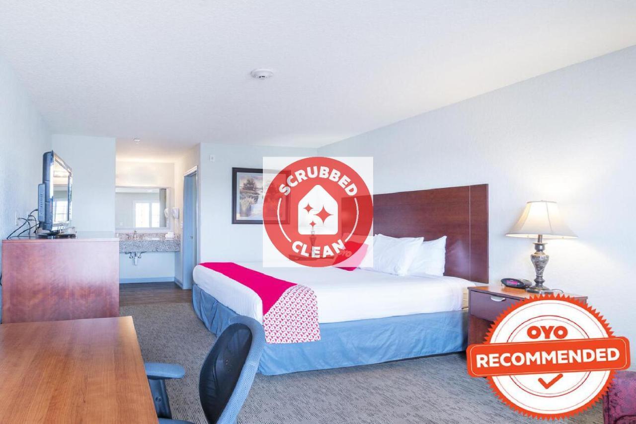 Oyo Hotel Pearsall I-35 West Dış mekan fotoğraf