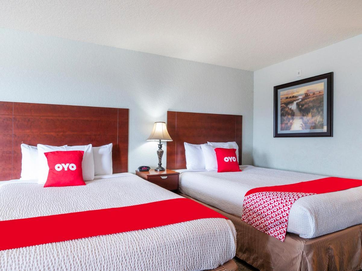 Oyo Hotel Pearsall I-35 West Dış mekan fotoğraf