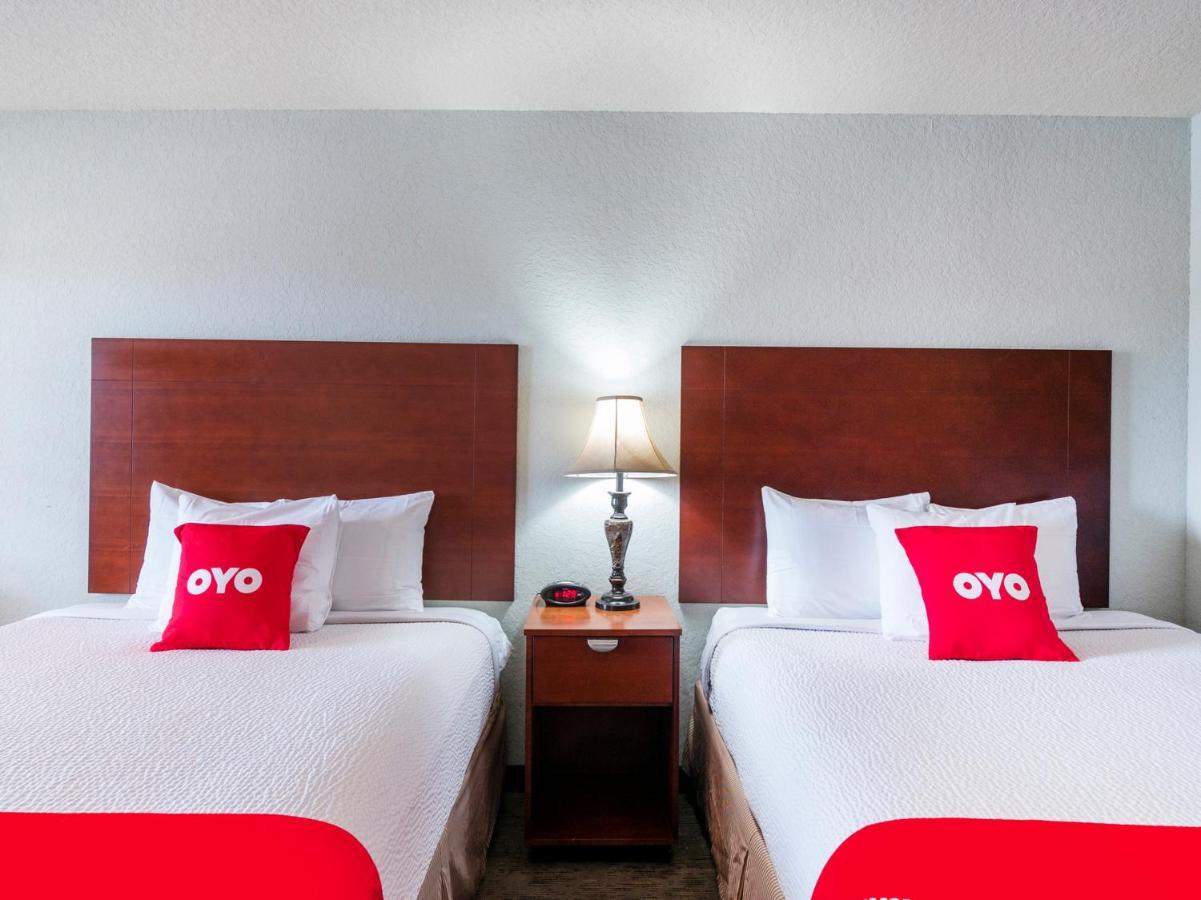 Oyo Hotel Pearsall I-35 West Dış mekan fotoğraf