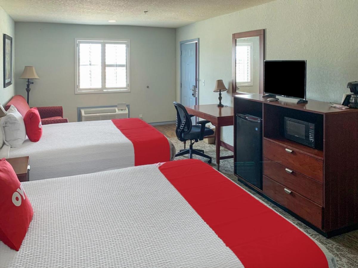 Oyo Hotel Pearsall I-35 West Dış mekan fotoğraf