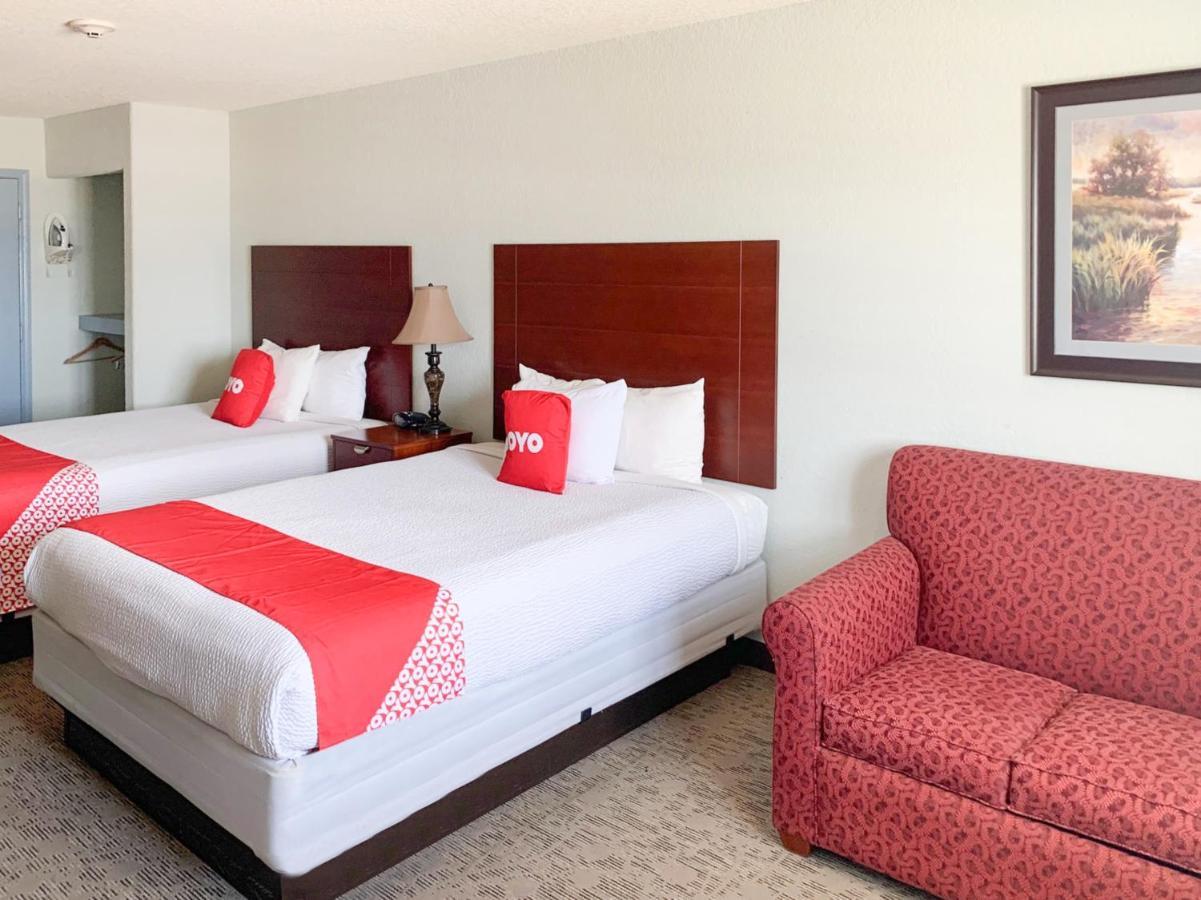Oyo Hotel Pearsall I-35 West Dış mekan fotoğraf